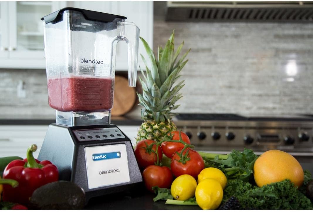 Blendtec Clasica Total Batidora Original - WildSide+ Jarra (2,66 L) - Grado de Poder Profesional - 6 Cyclos Pre-Programados - 10 Velocidades - Roja